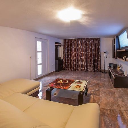 Casa De Vacanta Jeny Novaci-Straini Luaran gambar