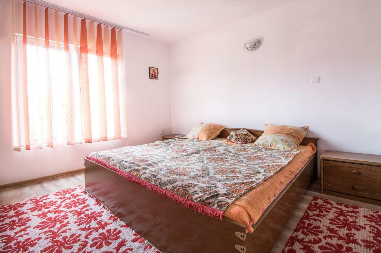 Casa De Vacanta Jeny Novaci-Straini Luaran gambar