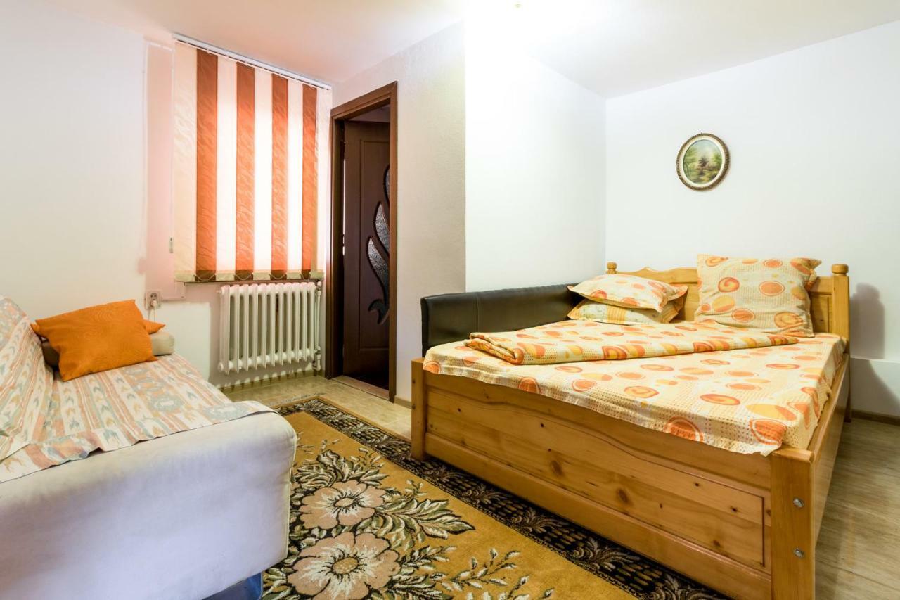 Casa De Vacanta Jeny Novaci-Straini Luaran gambar
