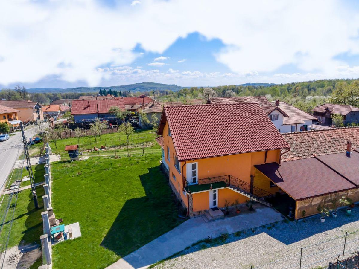 Casa De Vacanta Jeny Novaci-Straini Luaran gambar